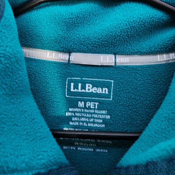 L.L. Bean Teal Fleece Jacket with Navy Pocket Size Med Pet. - Picture 2 of 4